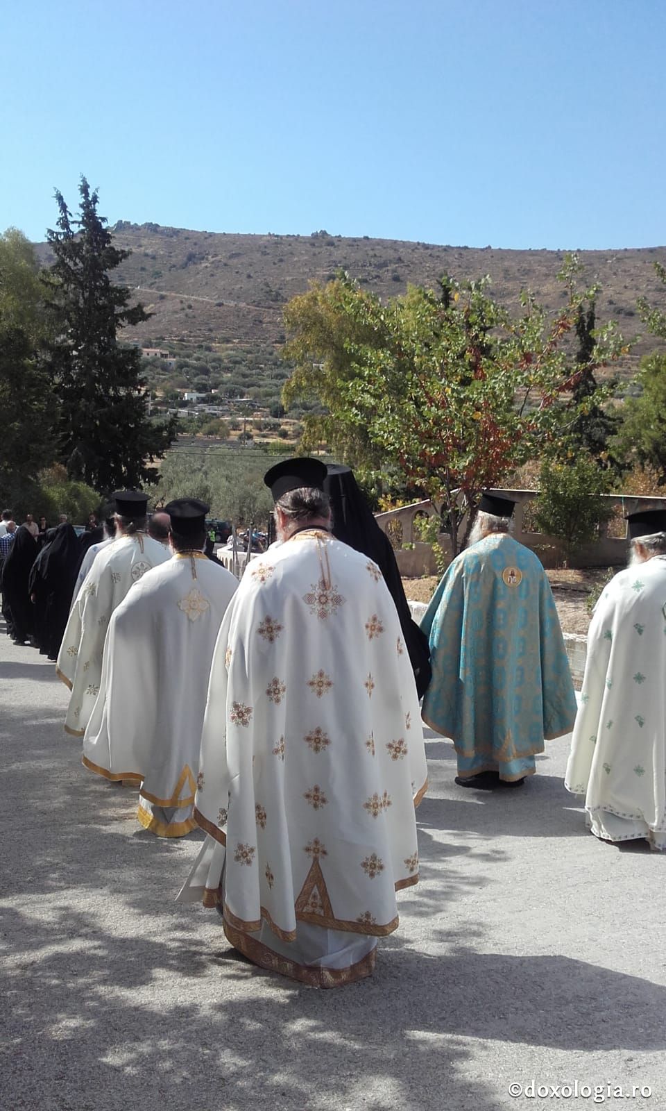 (Foto) Sărbătoarea mutării moaștelor Sfântului Ierarh Nectarie, Insula Eghina – 3 septembrie 2019