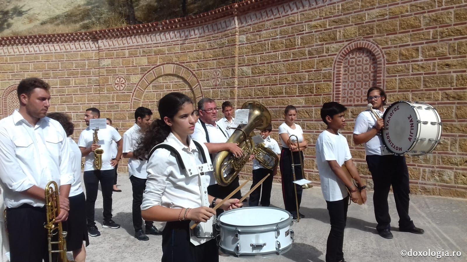 (Foto) Sărbătoarea mutării moaștelor Sfântului Ierarh Nectarie, Insula Eghina – 3 septembrie 2019