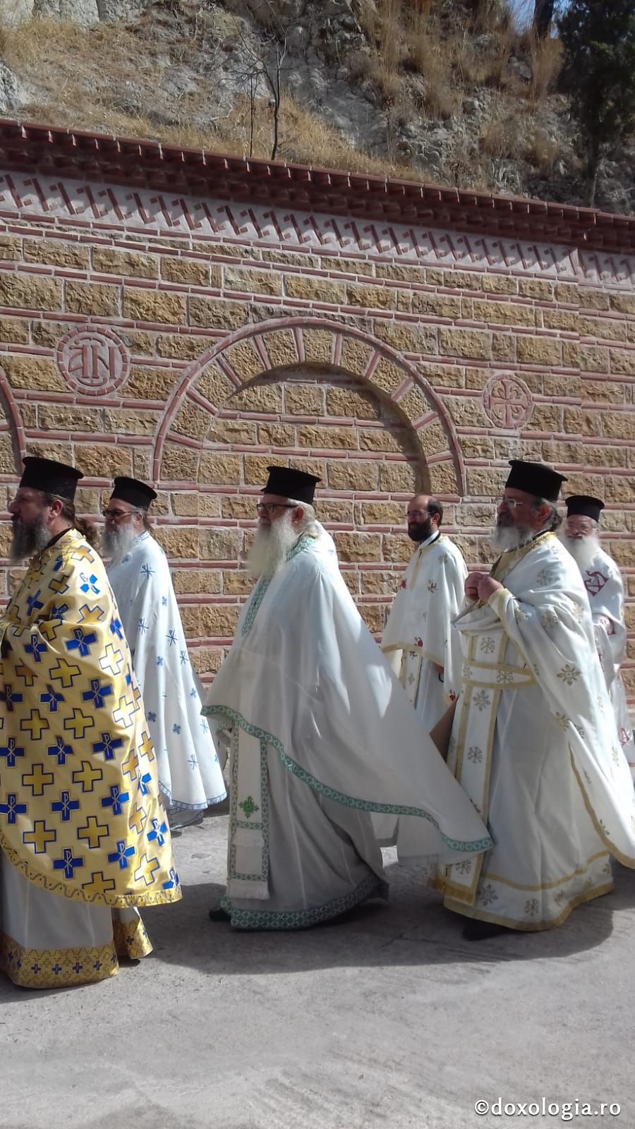 (Foto) Sărbătoarea mutării moaștelor Sfântului Ierarh Nectarie, Insula Eghina – 3 septembrie 2019