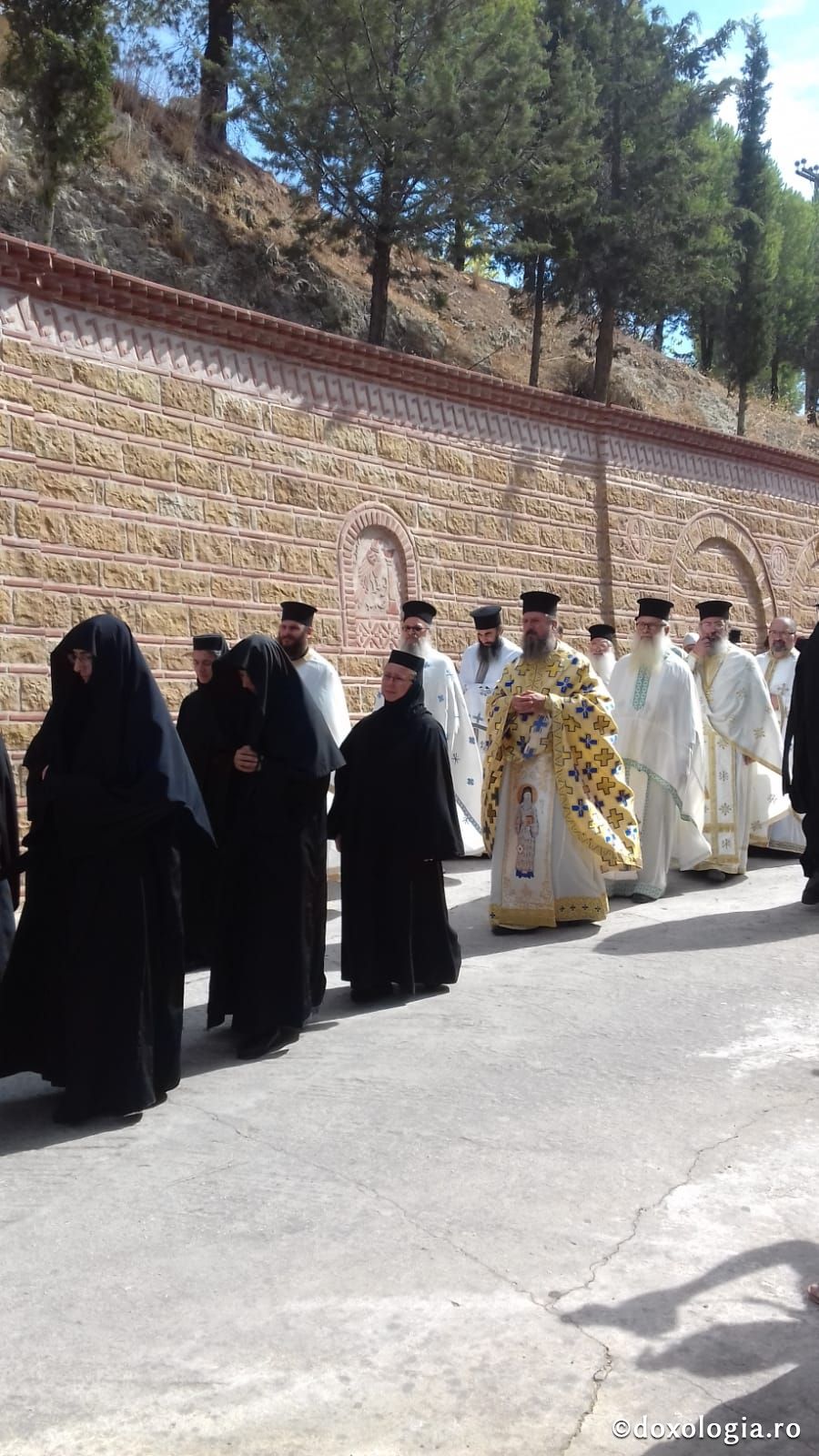 (Foto) Sărbătoarea mutării moaștelor Sfântului Ierarh Nectarie, Insula Eghina – 3 septembrie 2019