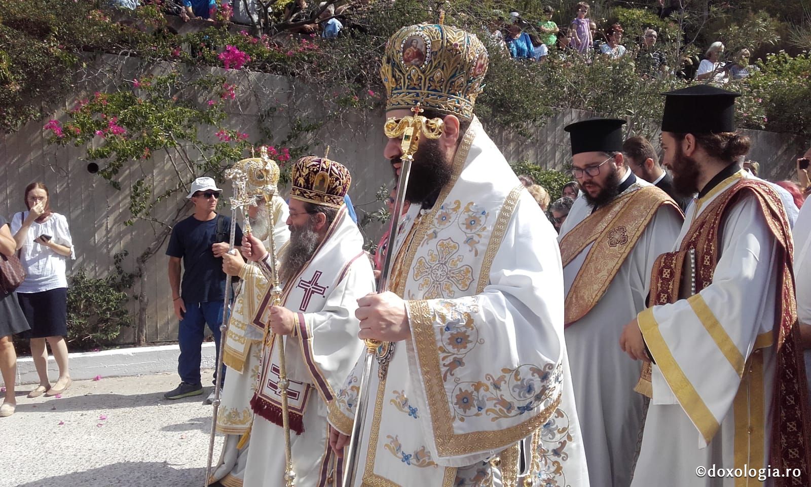 (Foto) Sărbătoarea mutării moaștelor Sfântului Ierarh Nectarie, Insula Eghina – 3 septembrie 2019