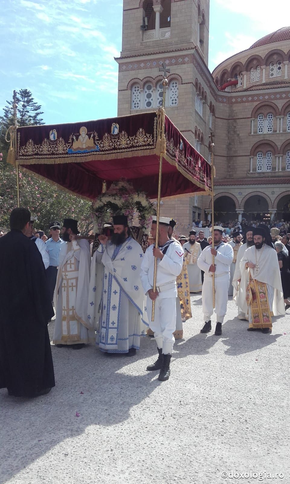 (Foto) Sărbătoarea mutării moaștelor Sfântului Ierarh Nectarie, Insula Eghina – 3 septembrie 2019