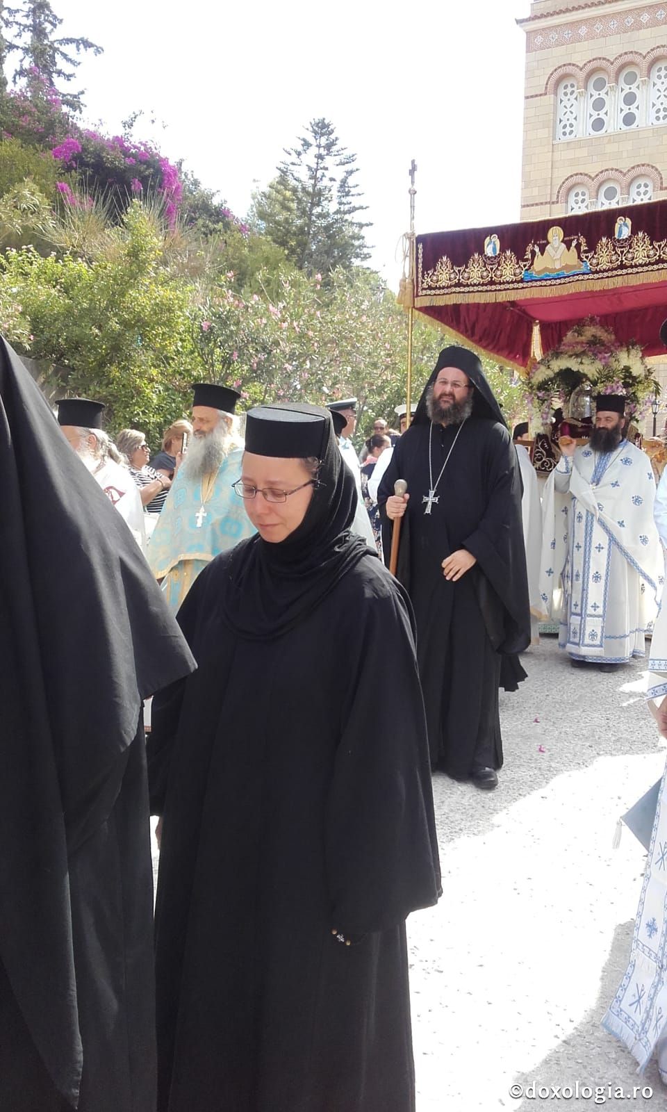 (Foto) Sărbătoarea mutării moaștelor Sfântului Ierarh Nectarie, Insula Eghina – 3 septembrie 2019