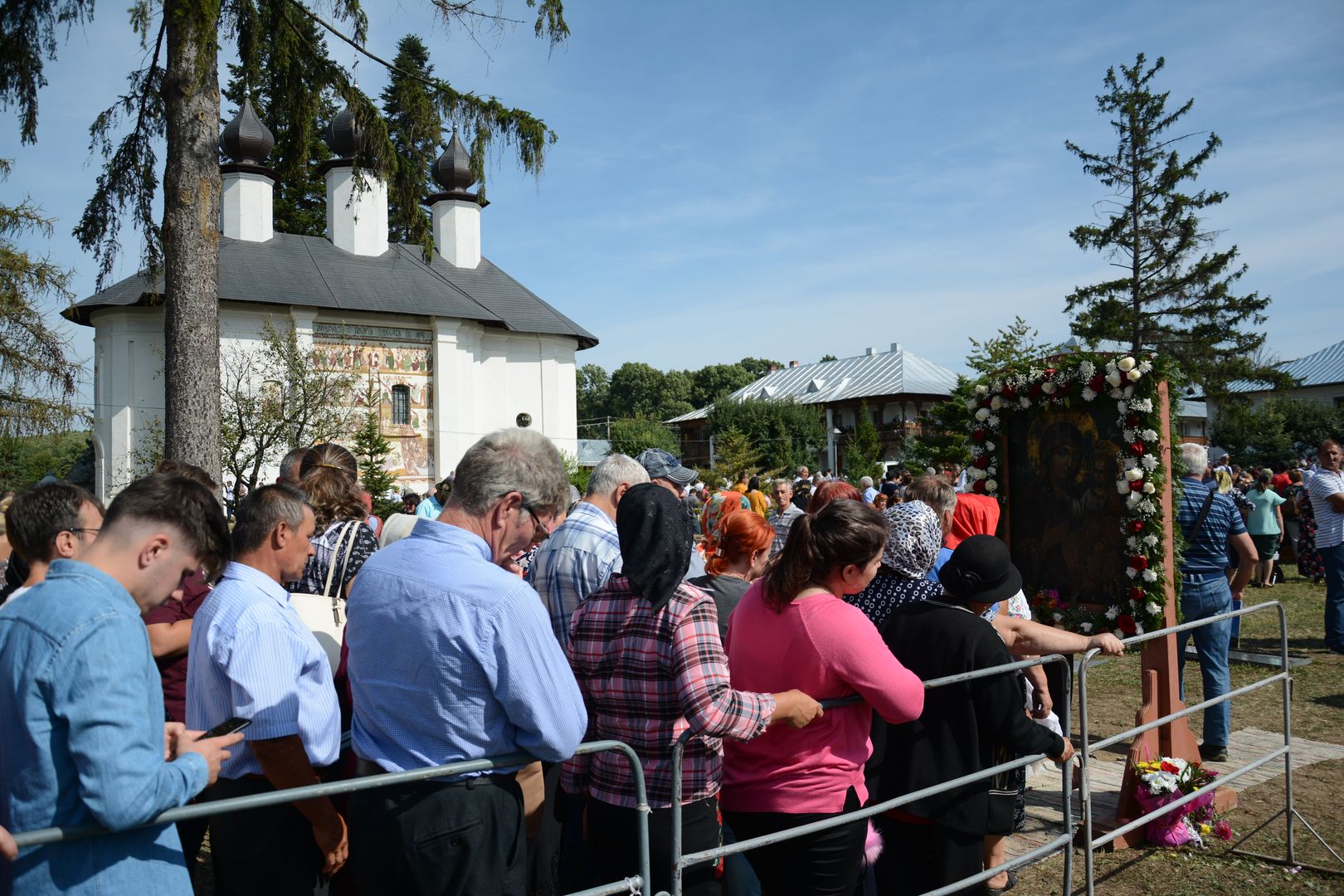 Sărbătoarea Nașterii Maicii Domnului – hramul Mănăstirii Vorona din județul Botoșani