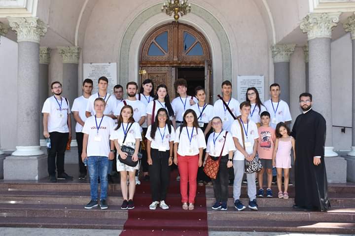 Jurnal de tabără: „Tradiție și noutate” - prietenie și iubire Jurnal de tabără: „Tradiție și noutate” - prietenie și iubire