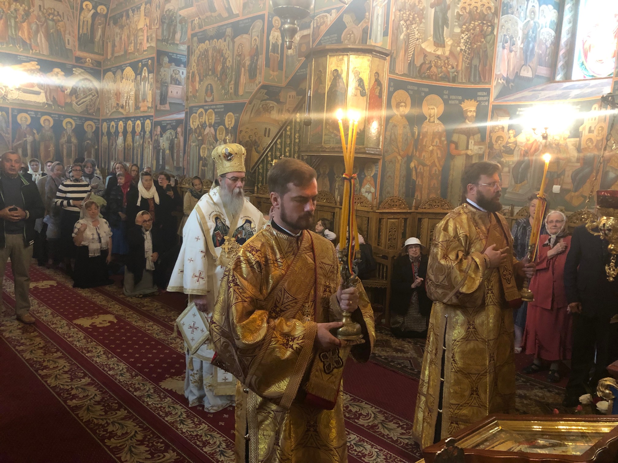 foto: Alexandru Sava Doi arhierei ai Bisericii Cretei și Antiohiei au slujit în cetatea Iașilor