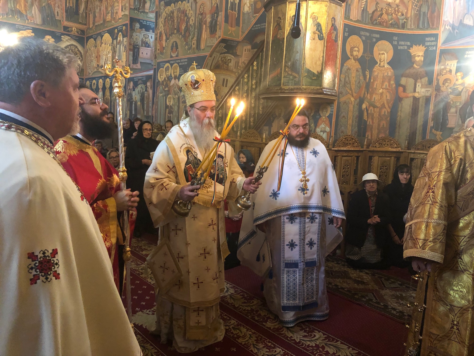 foto: Alexandru Sava Doi arhierei ai Bisericii Cretei și Antiohiei au slujit în cetatea Iașilor