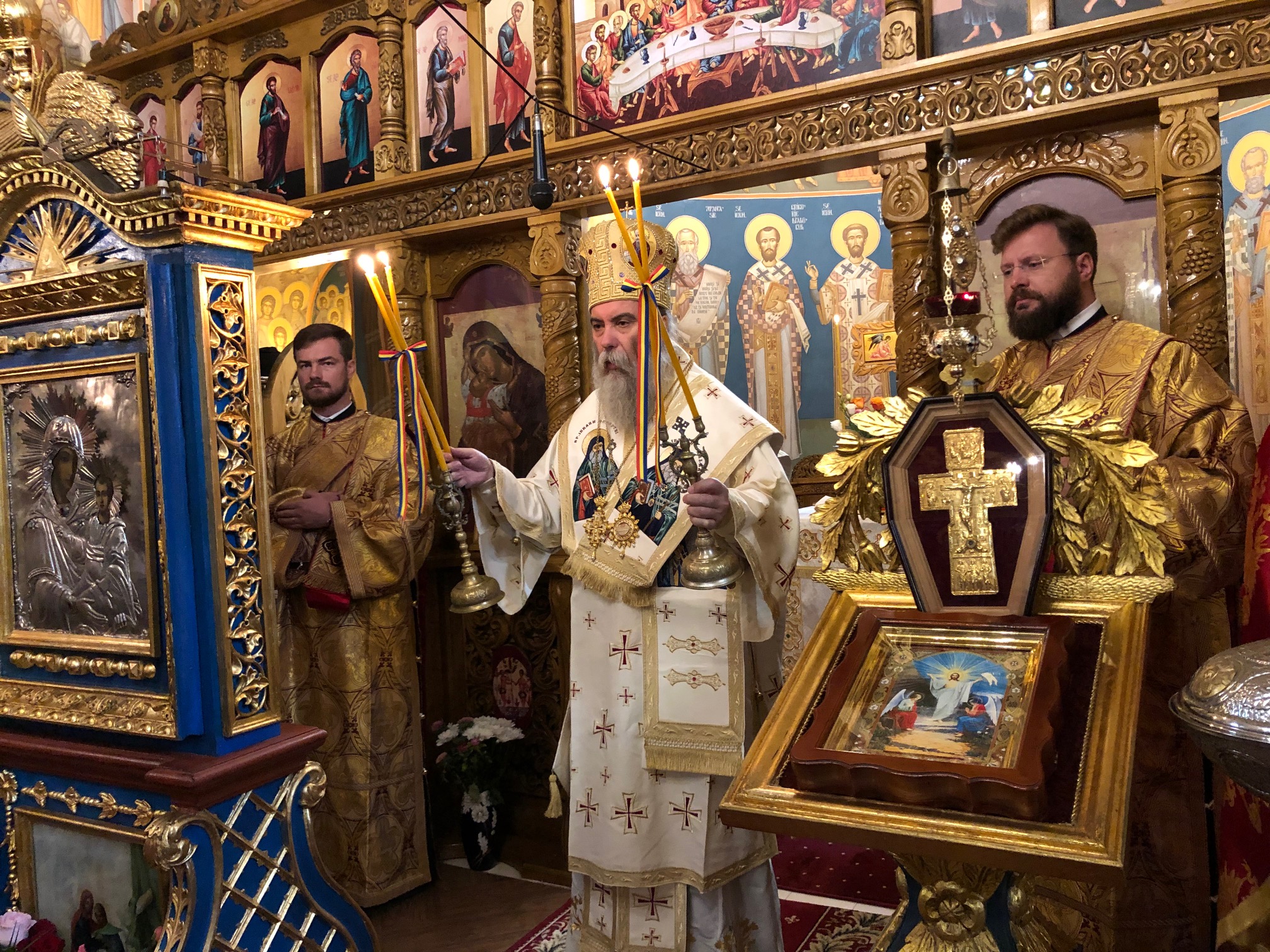 foto: Alexandru Sava Doi arhierei ai Bisericii Cretei și Antiohiei au slujit în cetatea Iașilor