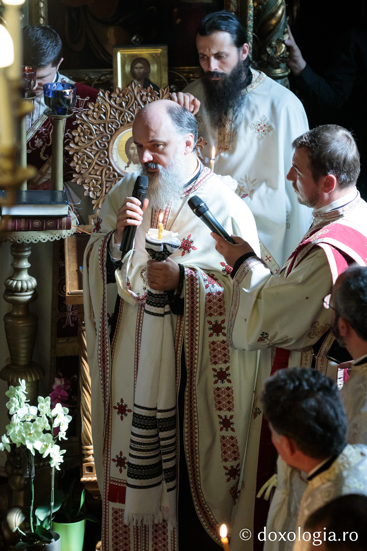 Părintele profesor Florin Bucescu a fost înmormântat