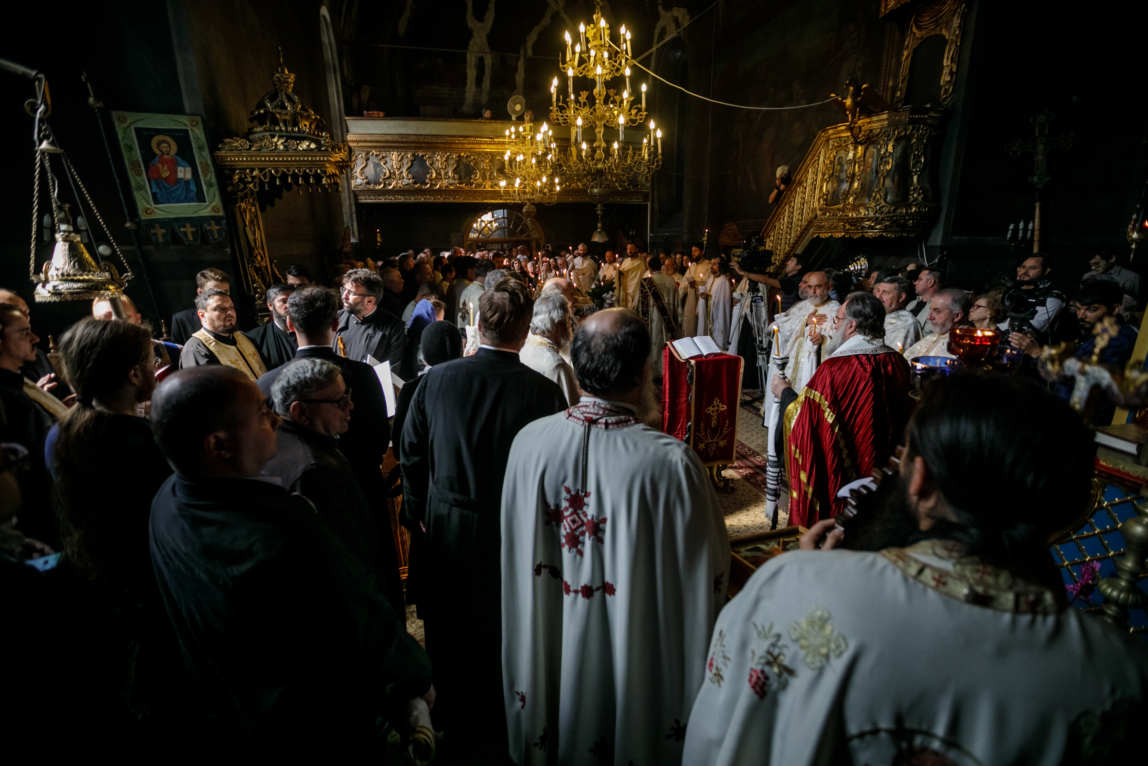 Părintele profesor Florin Bucescu a fost înmormântat