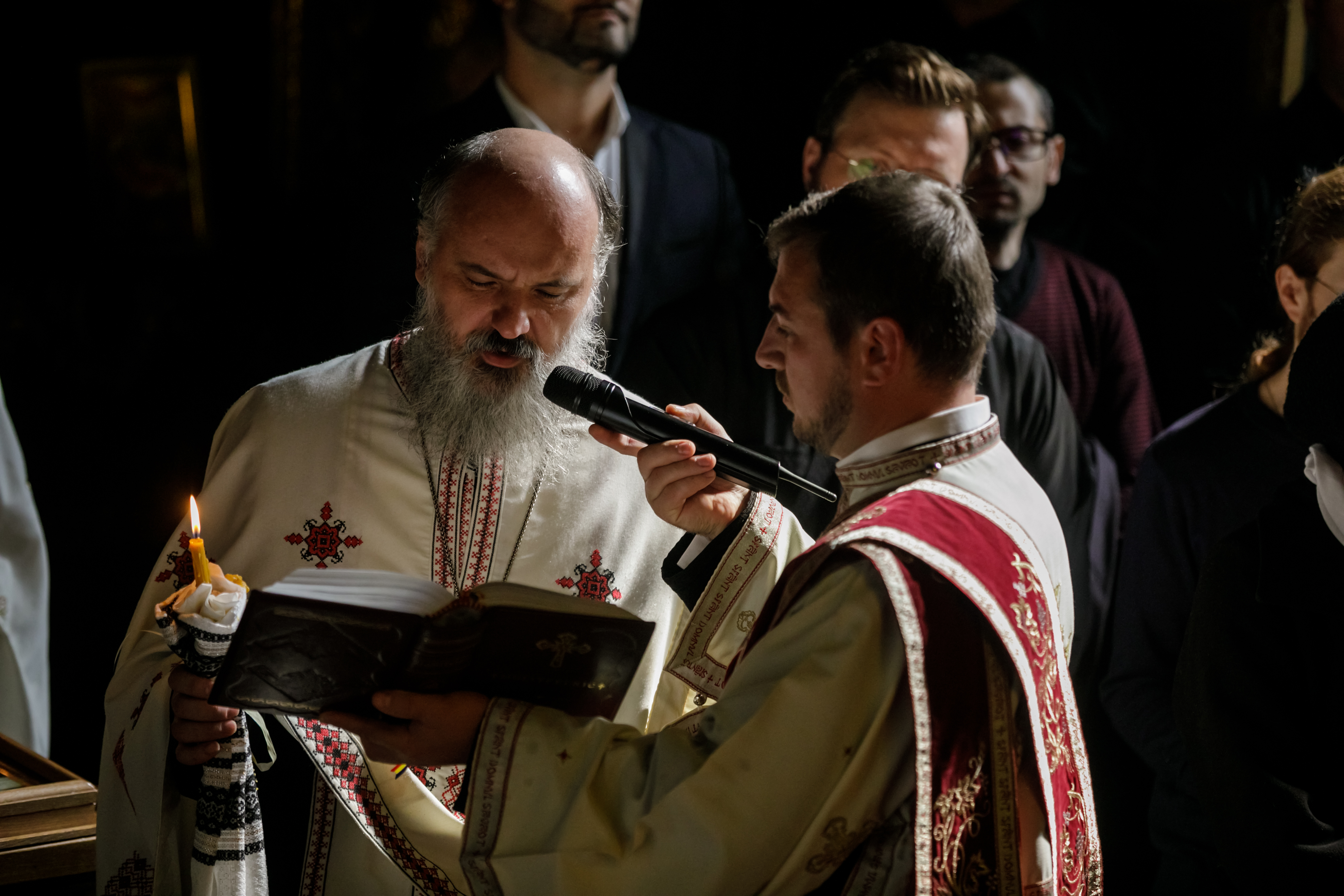 Părintele profesor Florin Bucescu a fost înmormântat