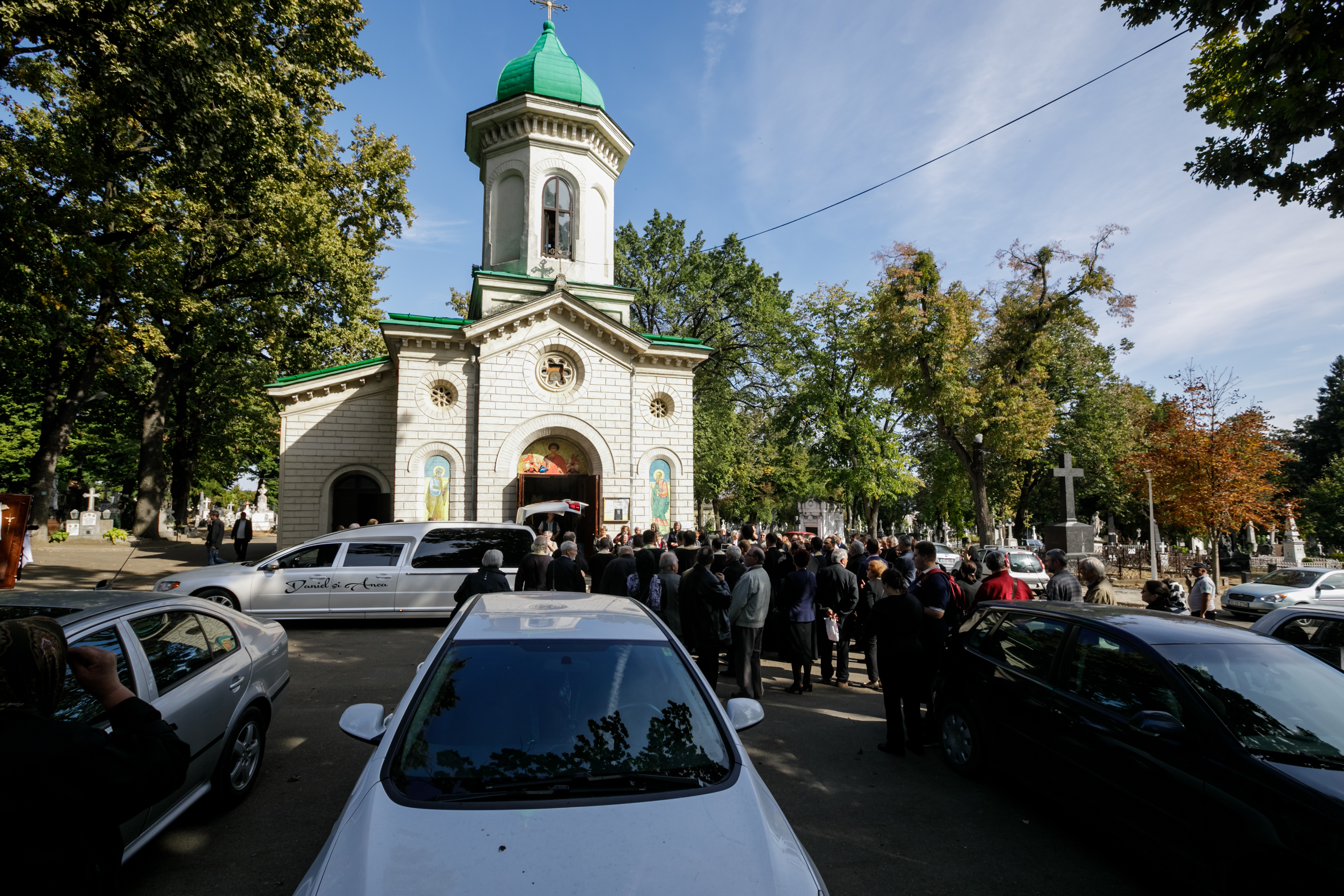 Părintele profesor Florin Bucescu a fost înmormântat