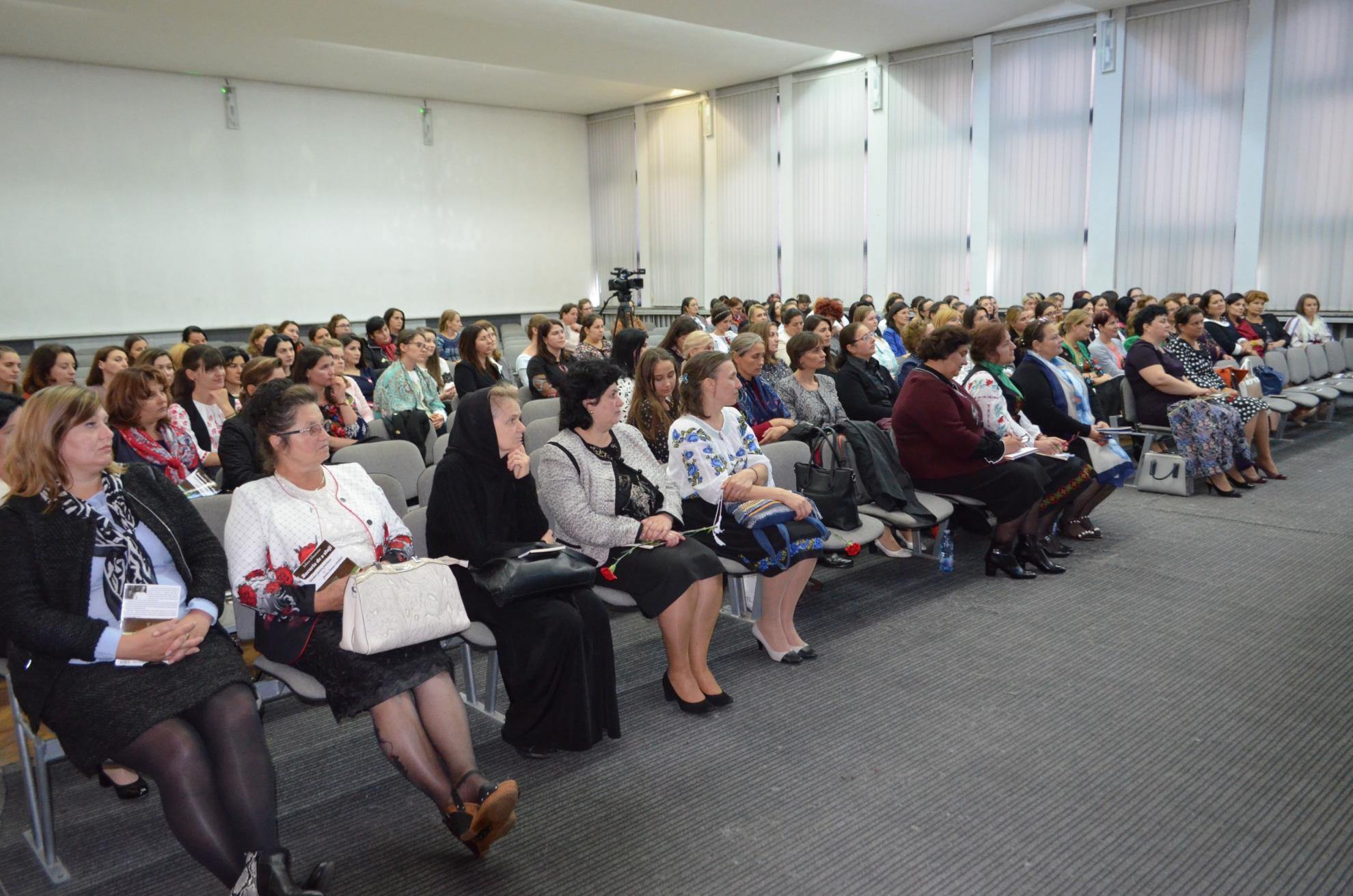 Conferinţă dedicată misiunii preotesei, la Huşi