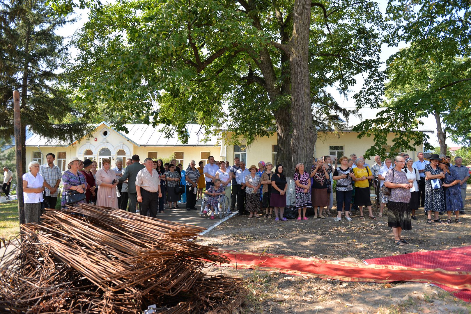 IPS Teofan a pus piatra de temelie pentru viitoarea biserică a Centrului medical din Răducăneni
