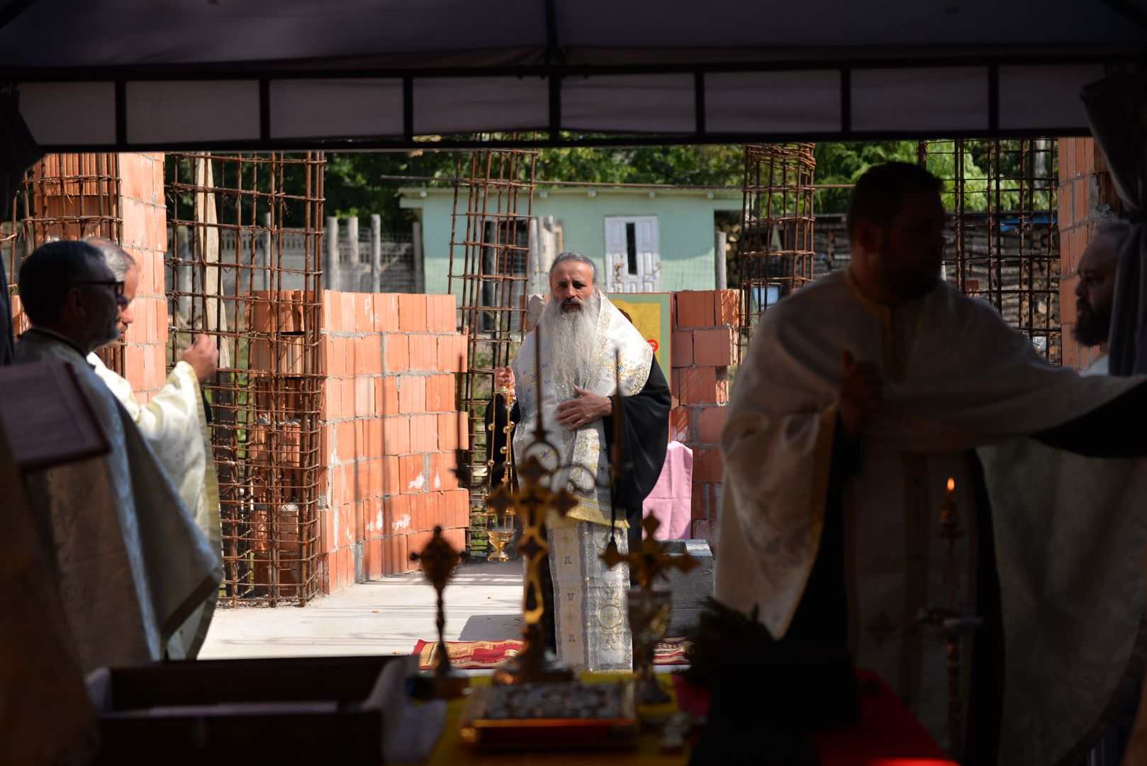 IPS Teofan a pus piatra de temelie pentru viitoarea biserică a Centrului medical din Răducăneni