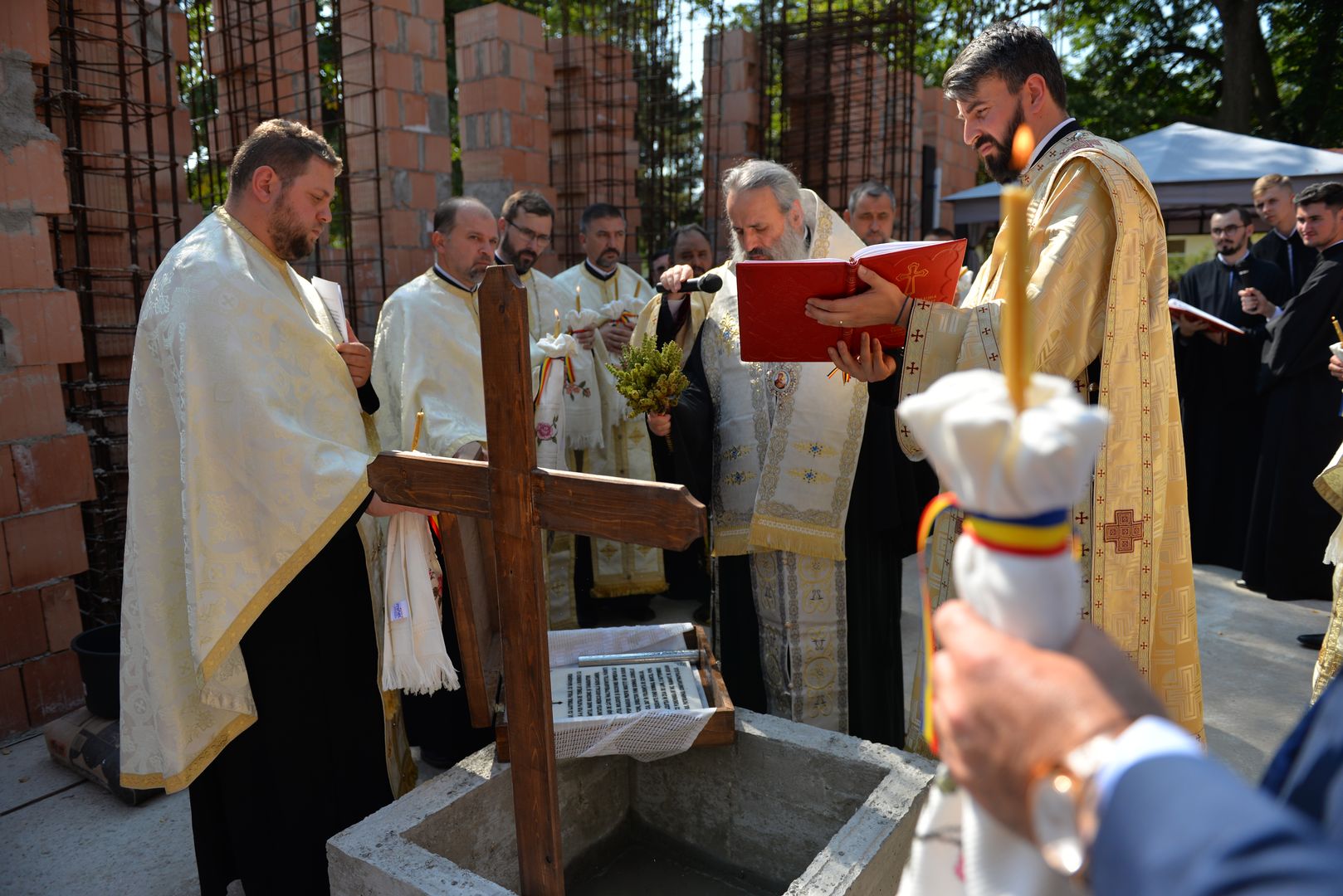 IPS Teofan a pus piatra de temelie pentru viitoarea biserică a Centrului medical din Răducăneni