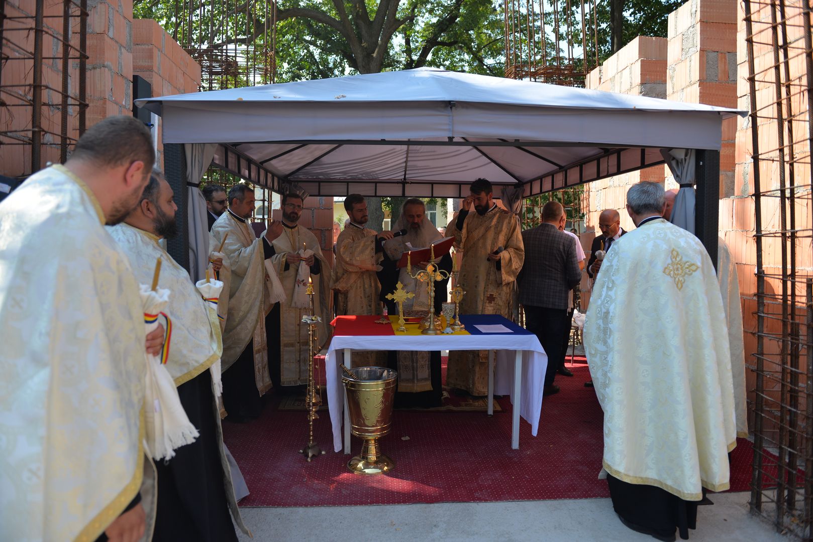 IPS Teofan a pus piatra de temelie pentru viitoarea biserică a Centrului medical din Răducăneni