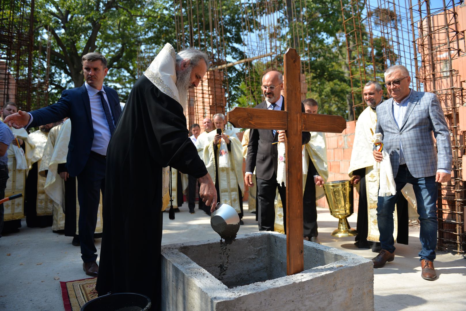 IPS Teofan a pus piatra de temelie pentru viitoarea biserică a Centrului medical din Răducăneni