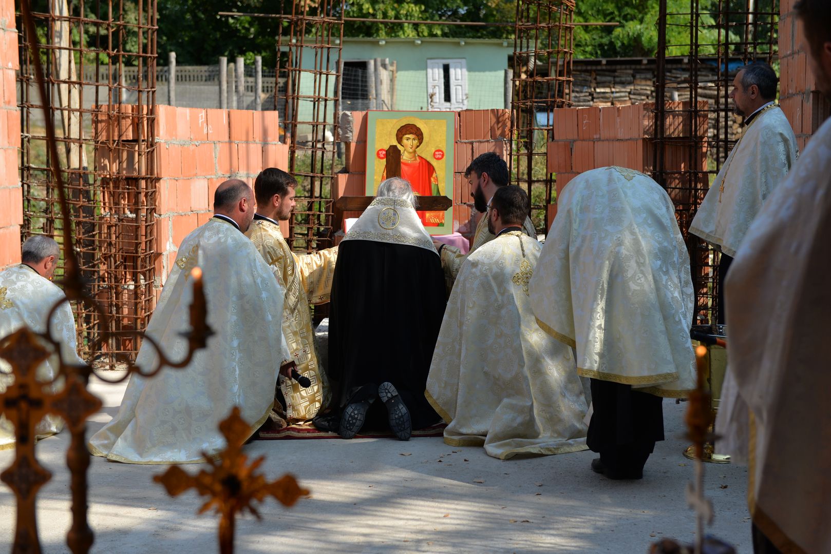 IPS Teofan a pus piatra de temelie pentru viitoarea biserică a Centrului medical din Răducăneni