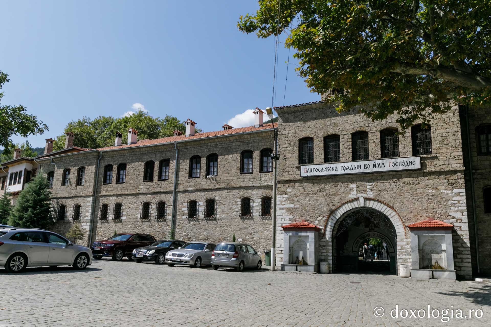 (Foto) Paşi de pelerin la Mănăstirea Bachkovo – Bulgaria
