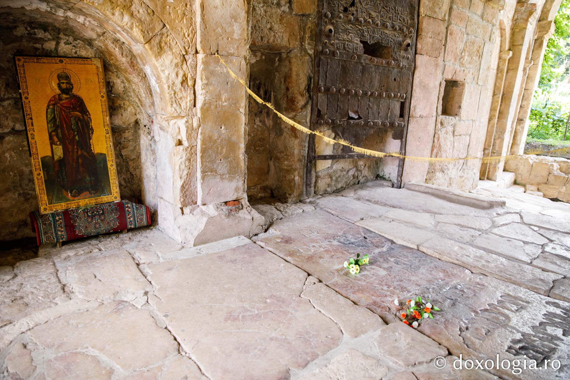Mormântul Sfântul David Ziditorul - Mănăstirea Gelati / Foto: Pr. Silviu Cluci Viața Sfântului David Ziditorul, regele Georgiei