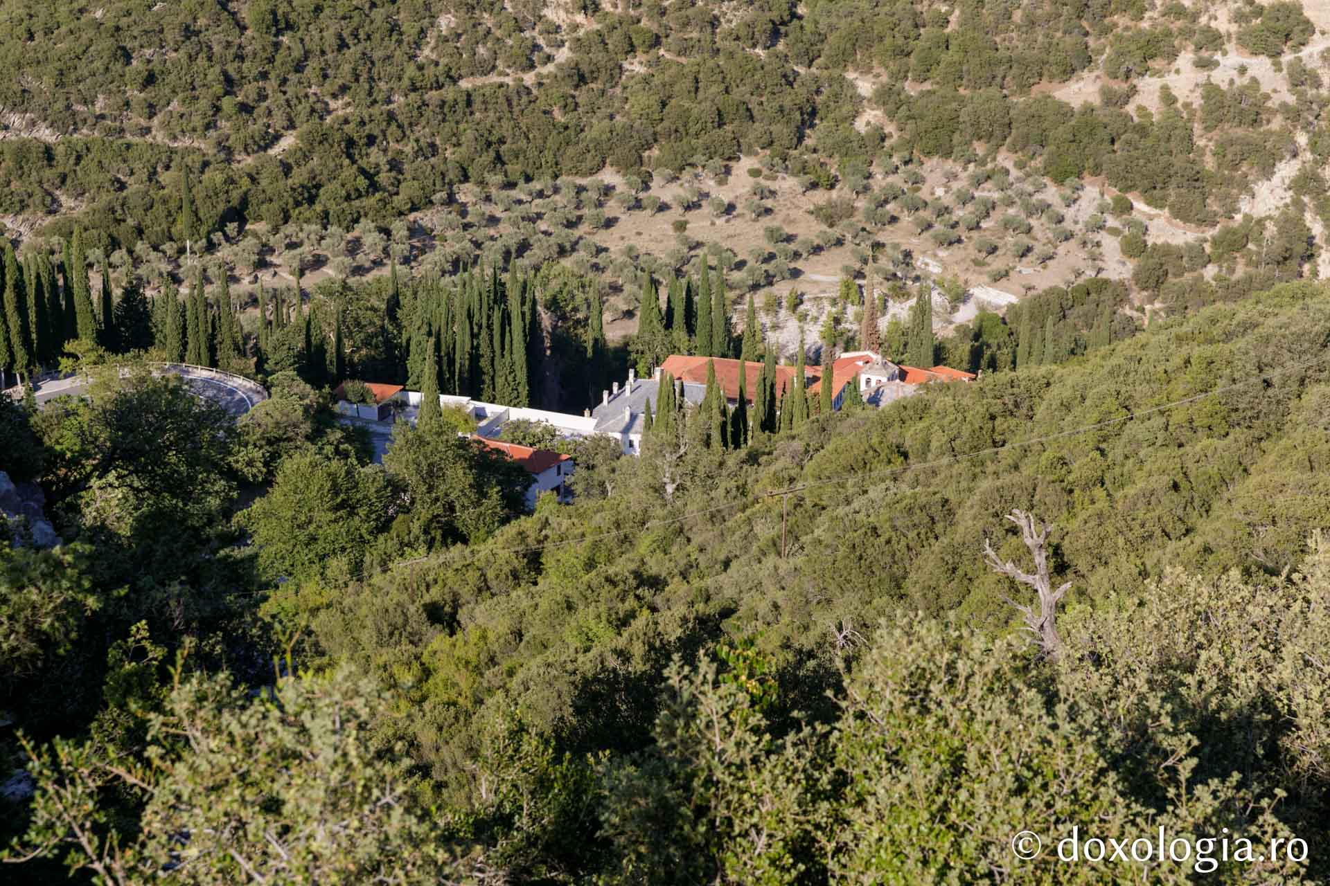 (Foto) Paşi de pelerin la Mănăstirea „Sfântul Ioan Botezătorul” – Serres, Grecia