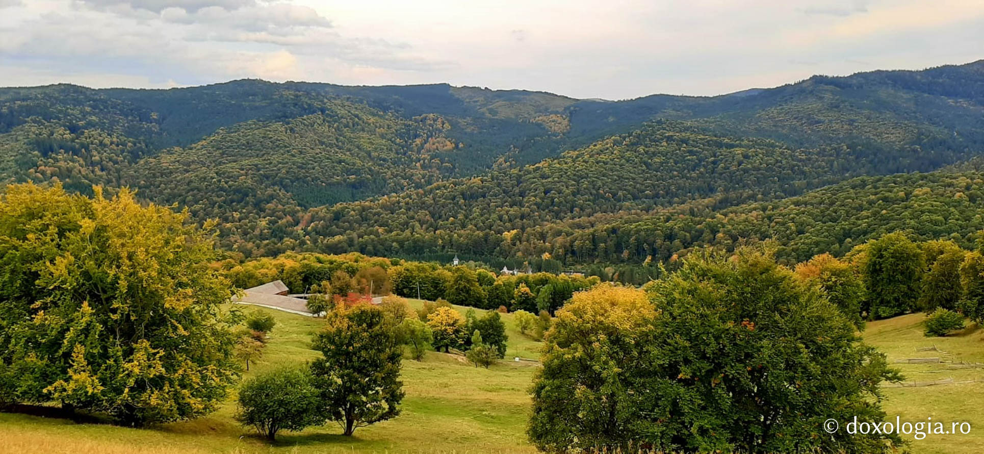 (Foto) Mănăstirea Sihăstria – perlă a monahismului românesc