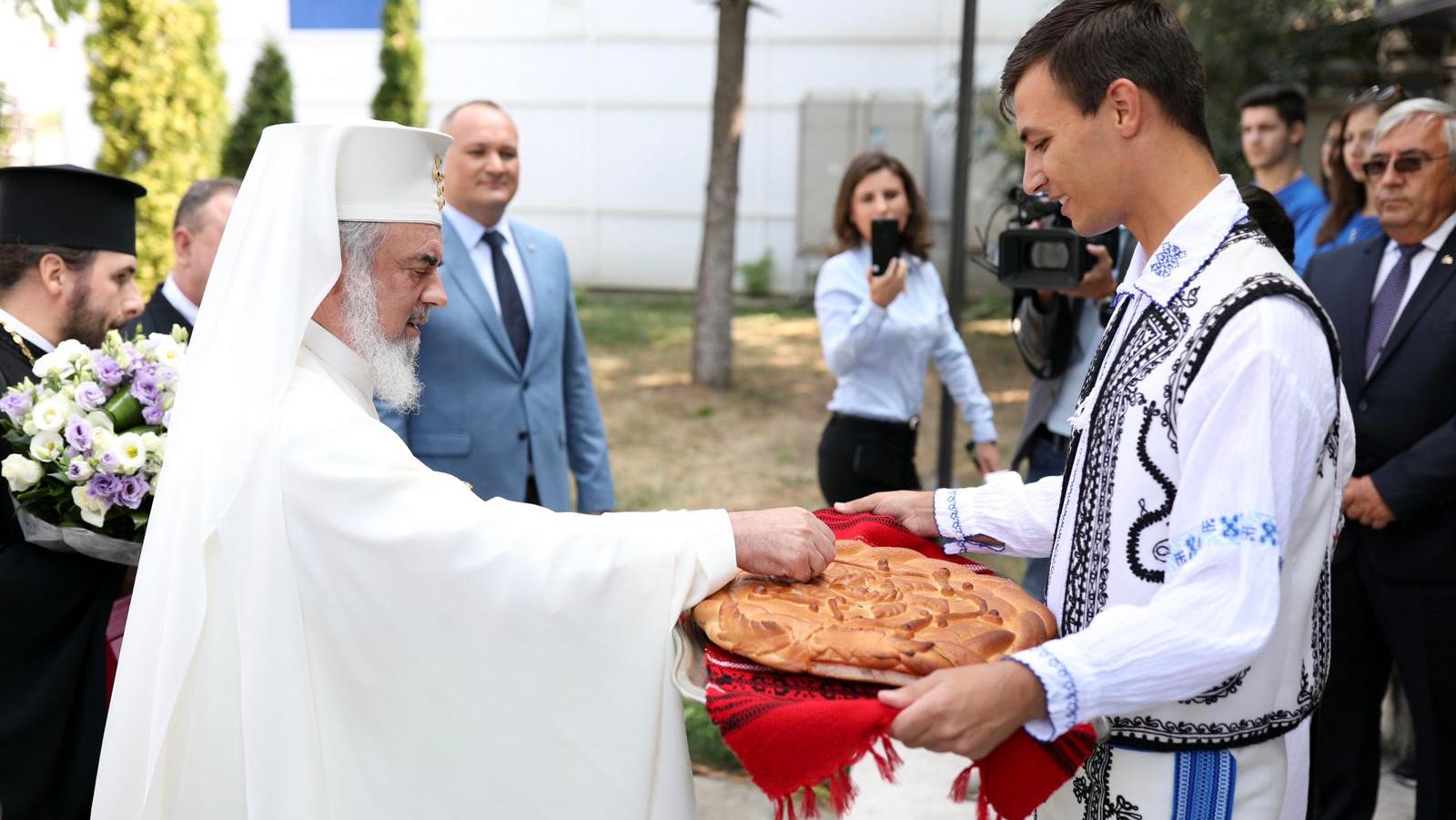 Patriarhul României a ajuns la Craiova Patriarhul României a ajuns la Craiova