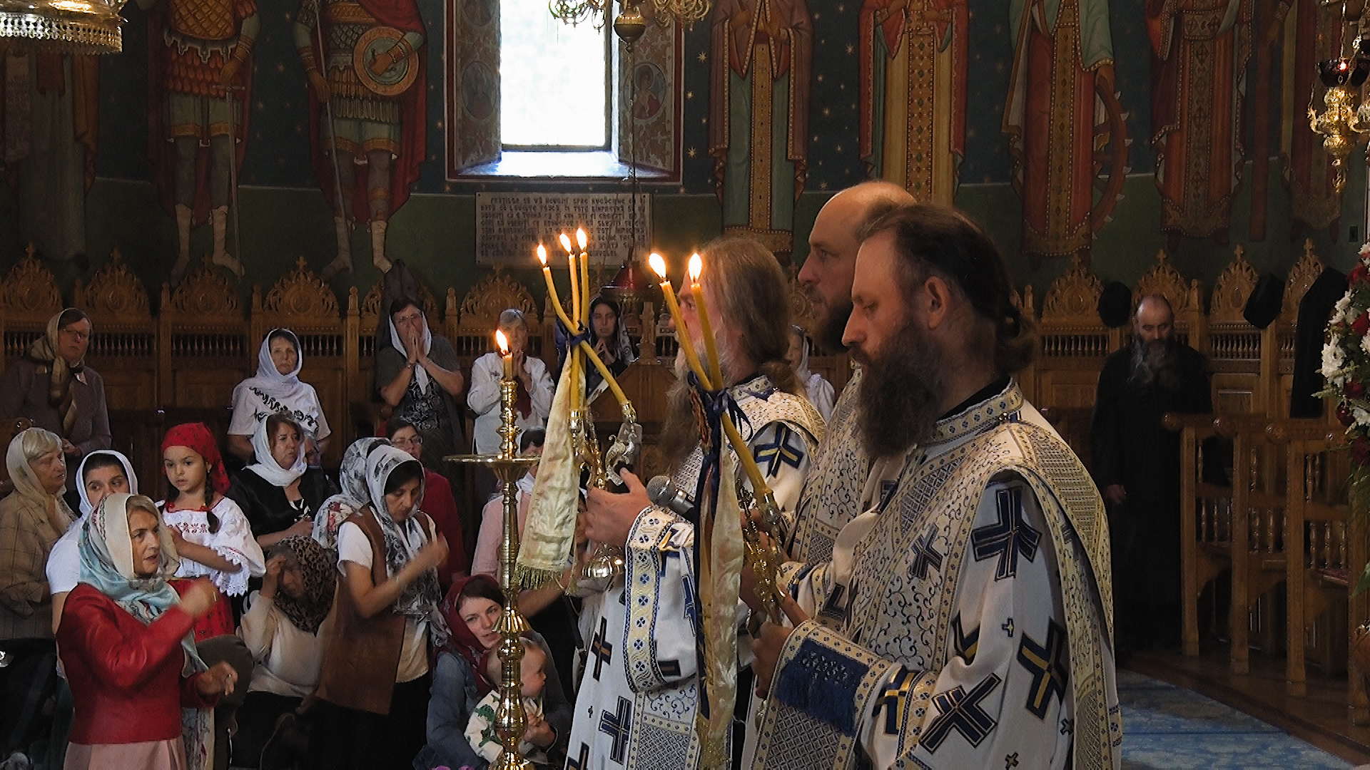 PS Macarie, la hramul Mănăstirii Sihăstria: „În aceste vremuri grele, când este atacată familia, când fetele tinere sunt răpite în amiaza mare, să strigăm către Preasfânta Născătoare de Dumnezeu”