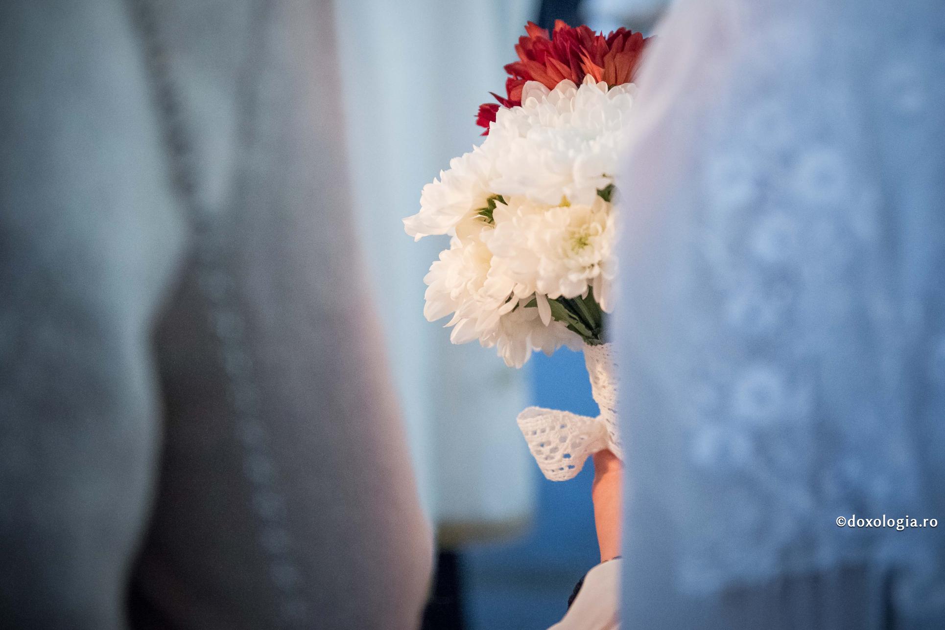 Păziți curăția copiilor voștri! / Foto: Oana Nechifor buchet de flori