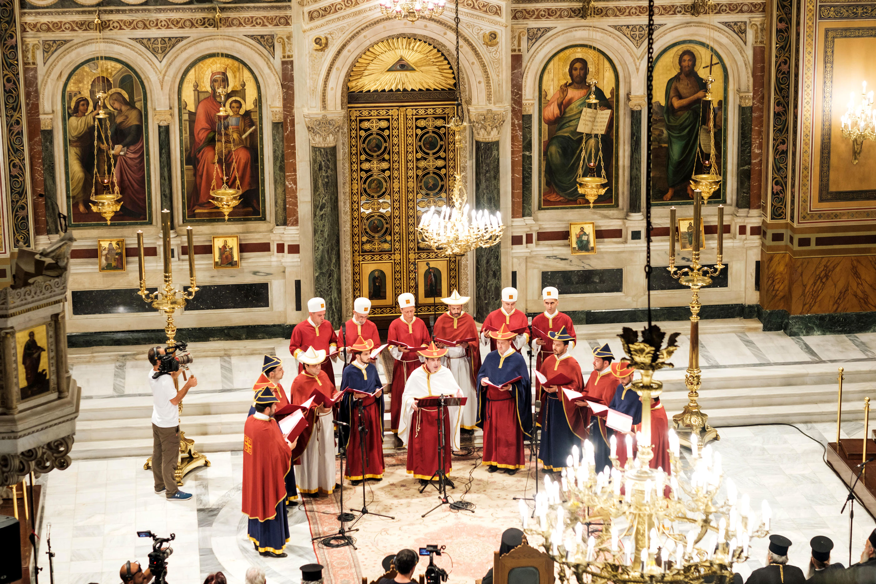 IBMF 2019: „Romeiko” sau ținuta vestimentară a cântărețului de la strană