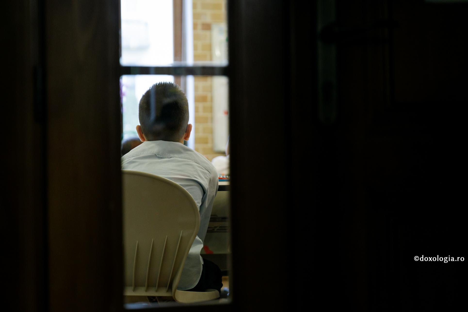 Educaţie sexuală sau educaţie pentru castitate?