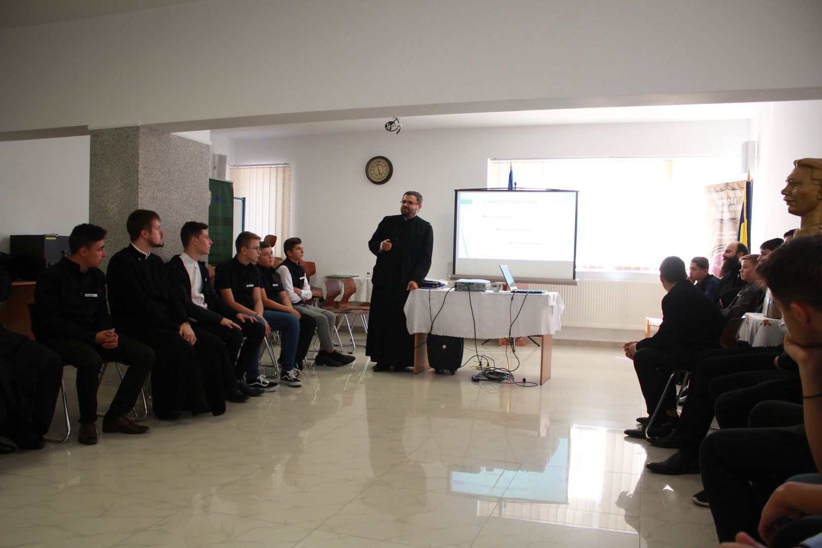 Program de mentorat pentru elevii de la Seminarul Teologic Dorohoi