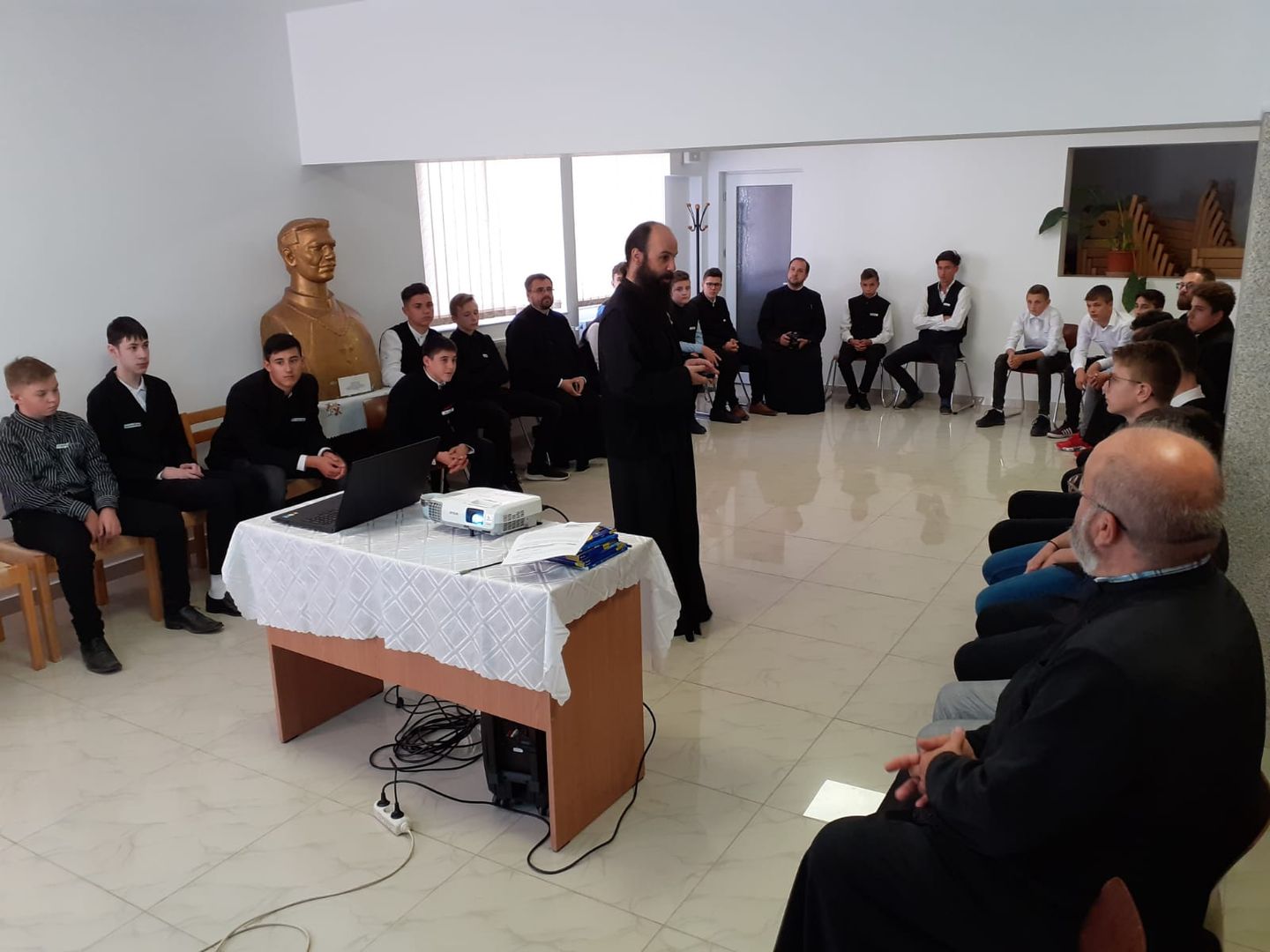 Program de mentorat pentru elevii de la Seminarul Teologic Dorohoi