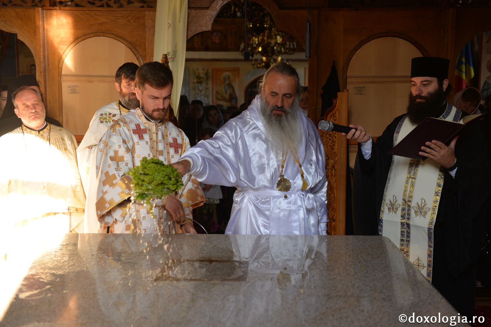 „Omul se leapădă de sine atunci când așează Sfânta Scriptura drept călăuză”