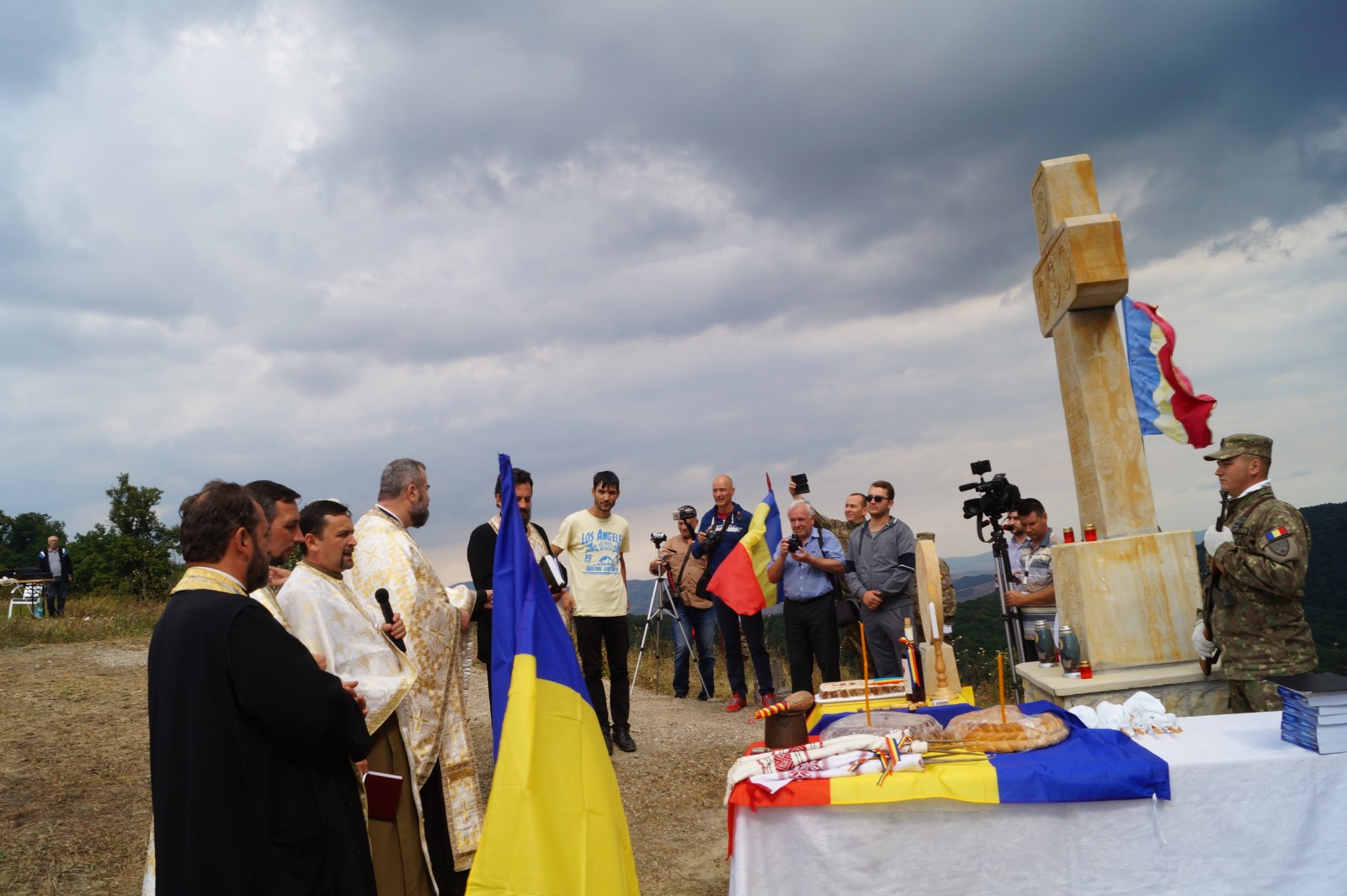 Ceremonial religios-militar pe masivul Cireşoaia Ceremonial religios-militar pe masivul Cireşoaia