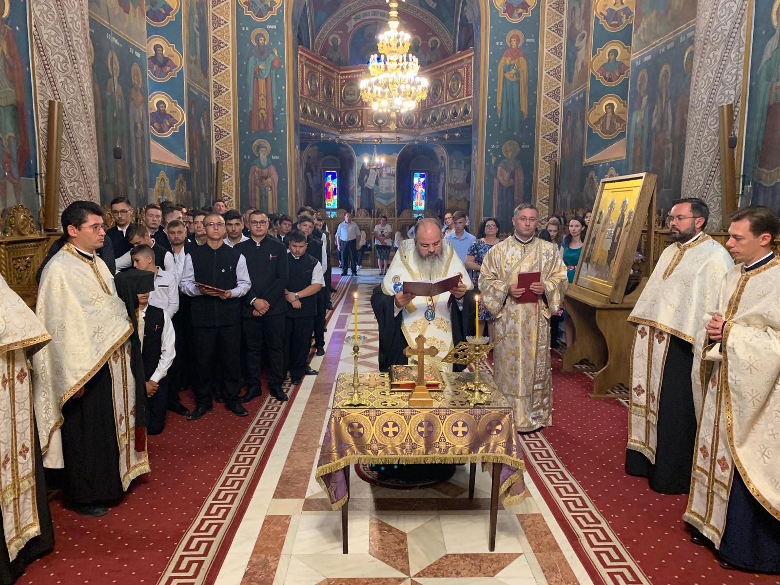 Începutul de an școlar la Seminarul Teologic din Huși