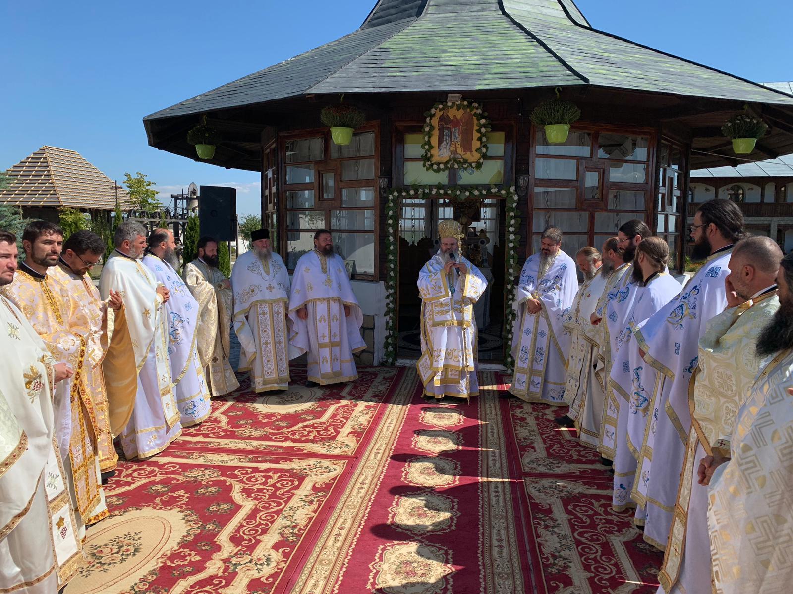 Rugăciuni arhiereşti în cinstea Maicii Domnului