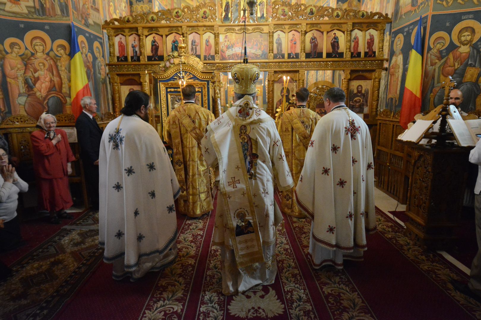 foto: Flavius Popa Doi arhierei ai Bisericii Cretei și Antiohiei au slujit în cetatea Iașilor