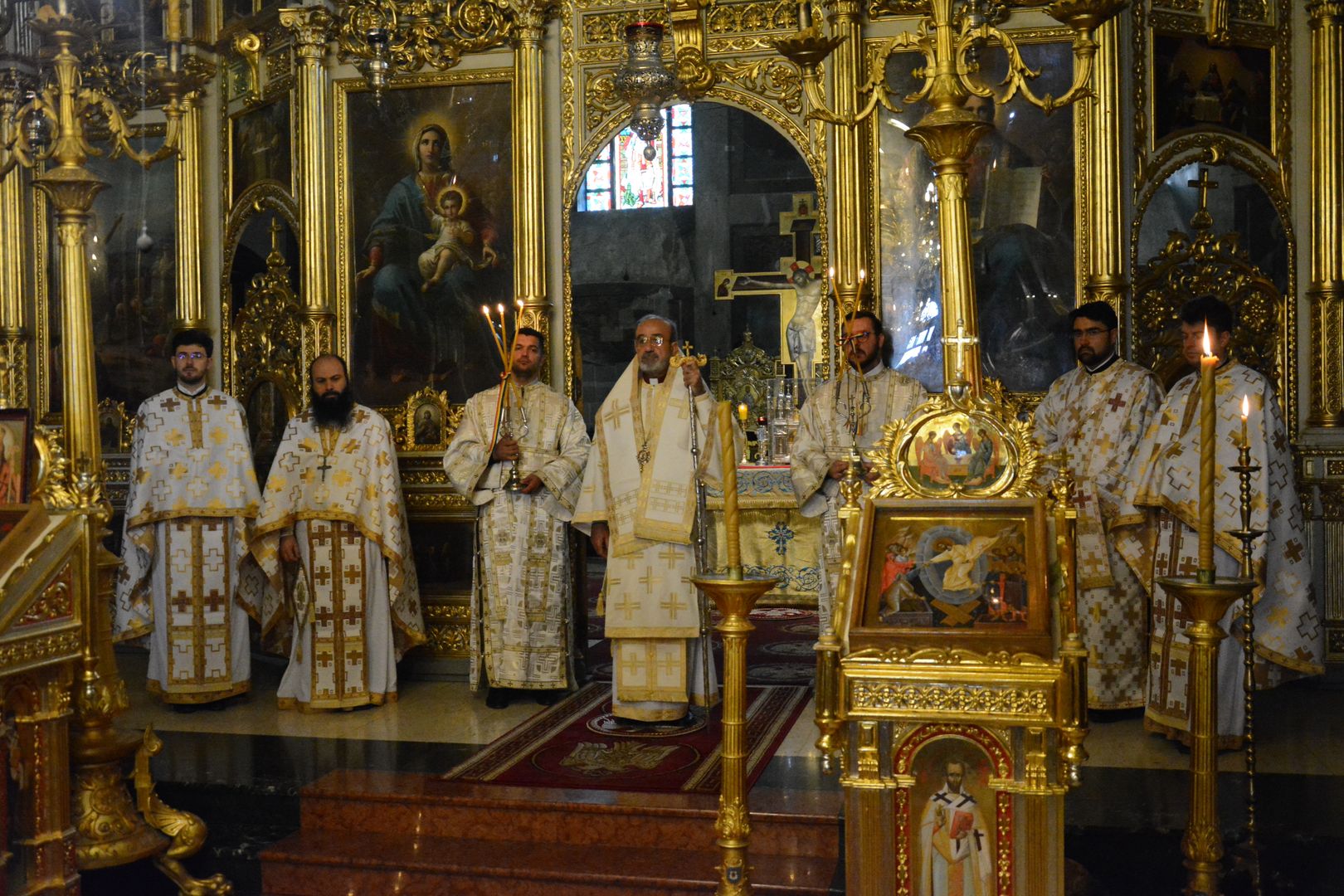 foto: Flavius Popa Doi arhierei ai Bisericii Cretei și Antiohiei au slujit în cetatea Iașilor