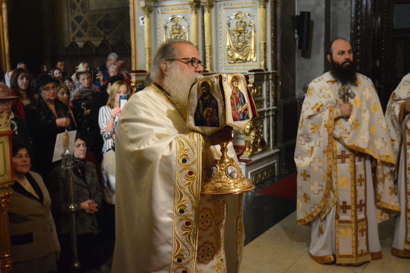 foto: Flavius Popa Doi arhierei ai Bisericii Cretei și Antiohiei au slujit în cetatea Iașilor