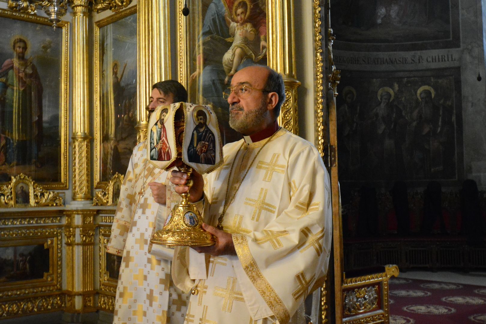 foto: Flavius Popa Doi arhierei ai Bisericii Cretei și Antiohiei au slujit în cetatea Iașilor