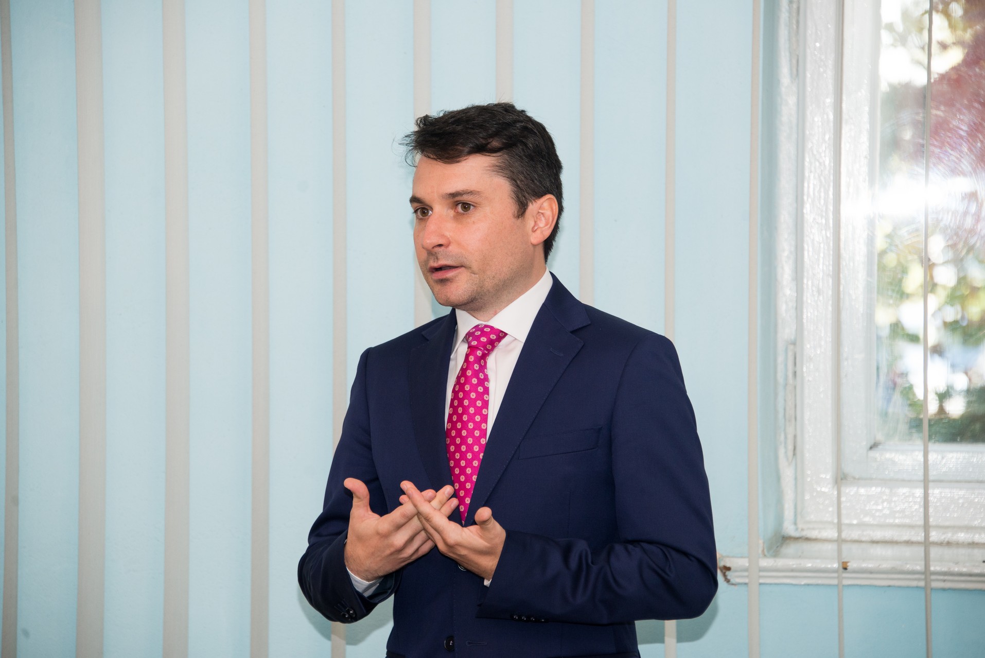 Directorul general TRINITAS TV - Ciprian Vasile Olinici - a susținut teza „Comunicarea nonverbală în spaţiul liturgic ortodox. Icoana - imagine, mesaj, misiune”/ Fotografii: Tudorel Rusu Teze susţinute public la Iaşi: printre noii doctori în Teologie, şi directorul general TRINITAS TV
