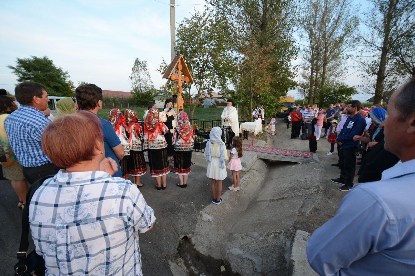 IPS Mitropolit Teofan la Parohia Victoria - Botoșani: „Avem încredințarea că sufletul Părintelui Patriarh Teoctist se bucură văzându-vă pe dumneavoastră”