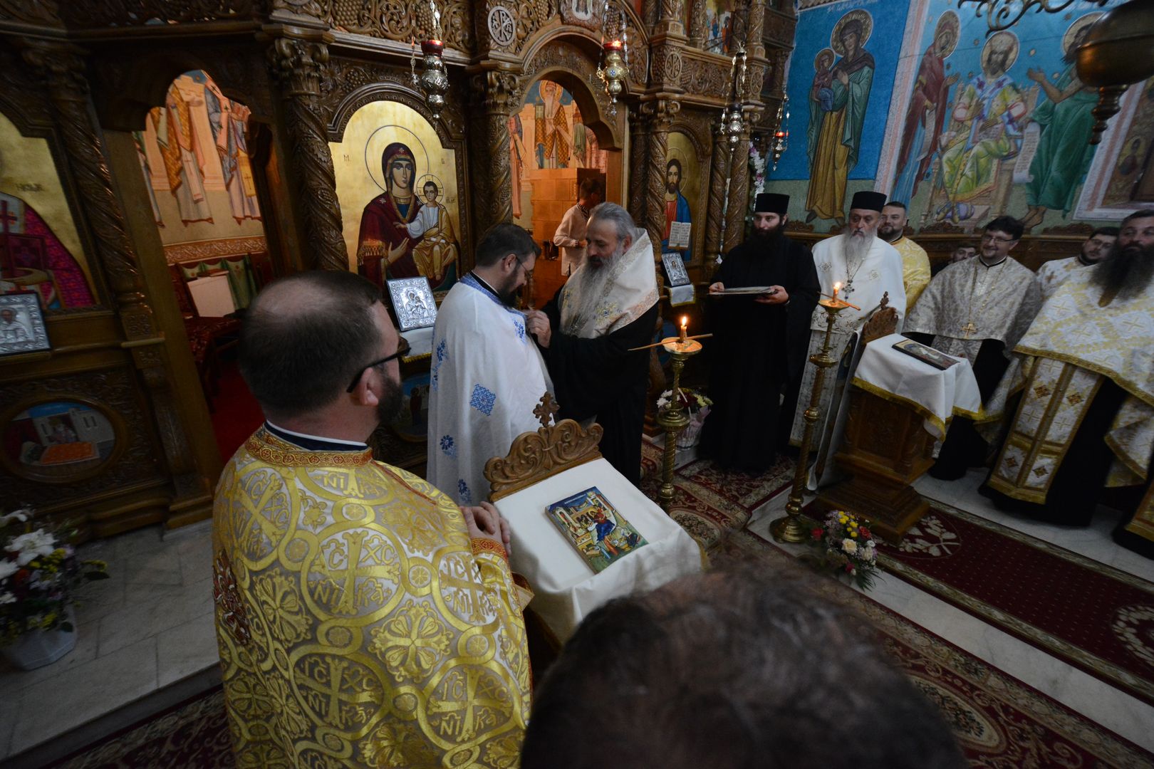 IPS Mitropolit Teofan la Parohia Victoria - Botoșani: „Avem încredințarea că sufletul Părintelui Patriarh Teoctist se bucură văzându-vă pe dumneavoastră”