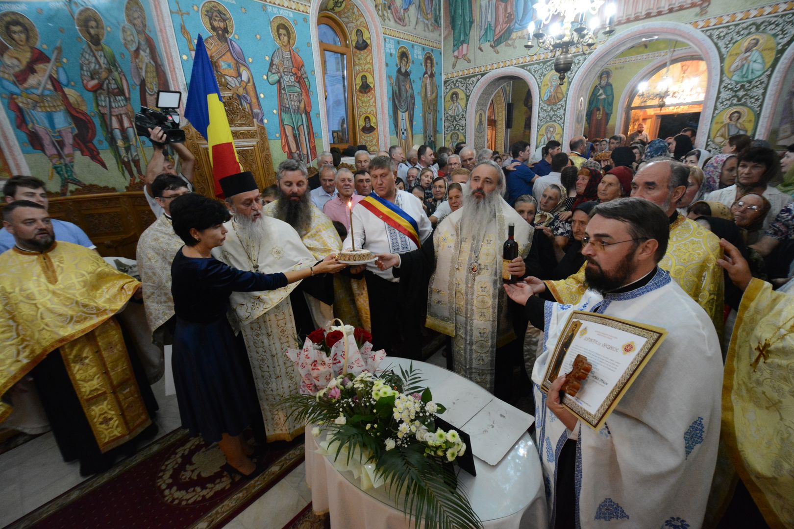 IPS Mitropolit Teofan la Parohia Victoria - Botoșani: „Avem încredințarea că sufletul Părintelui Patriarh Teoctist se bucură văzându-vă pe dumneavoastră”