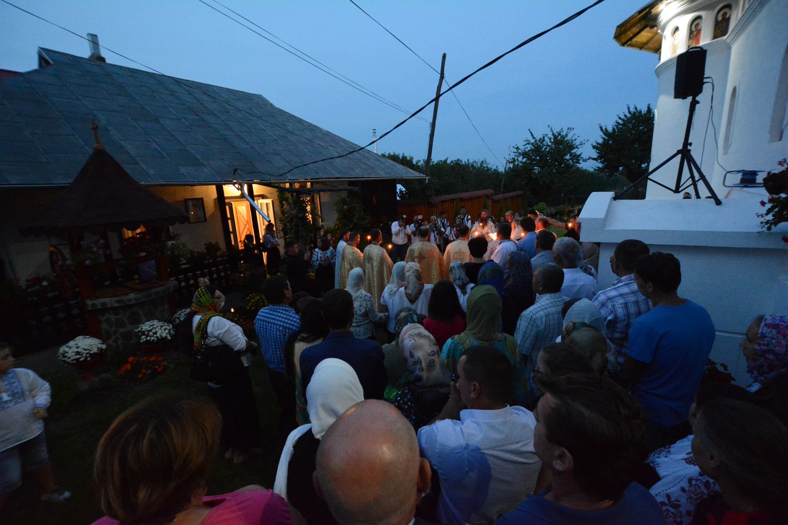 IPS Mitropolit Teofan la Parohia Victoria - Botoșani: „Avem încredințarea că sufletul Părintelui Patriarh Teoctist se bucură văzându-vă pe dumneavoastră”