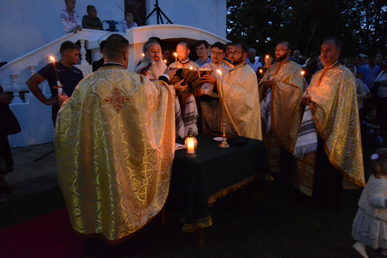 IPS Mitropolit Teofan la Parohia Victoria - Botoșani: „Avem încredințarea că sufletul Părintelui Patriarh Teoctist se bucură văzându-vă pe dumneavoastră”