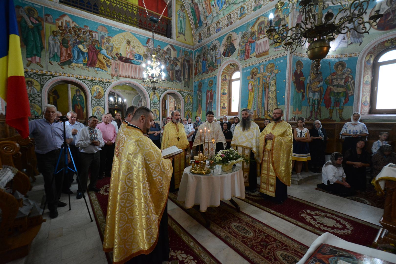 IPS Mitropolit Teofan la Parohia Victoria - Botoșani: „Avem încredințarea că sufletul Părintelui Patriarh Teoctist se bucură văzându-vă pe dumneavoastră”