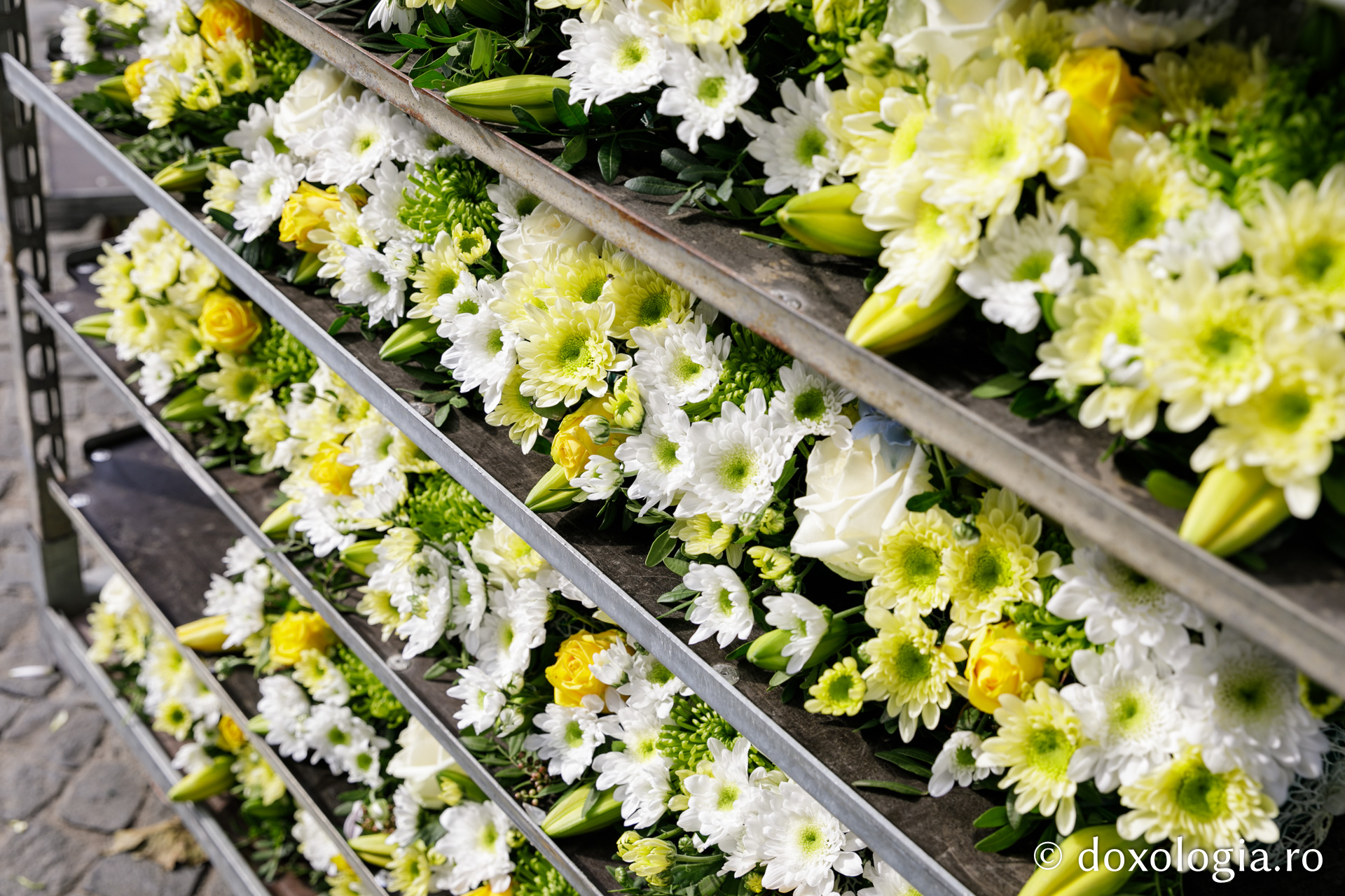 Din dragoste față de Sfânta Parascheva – cum arată în acest an baldachinul Cuvioasei